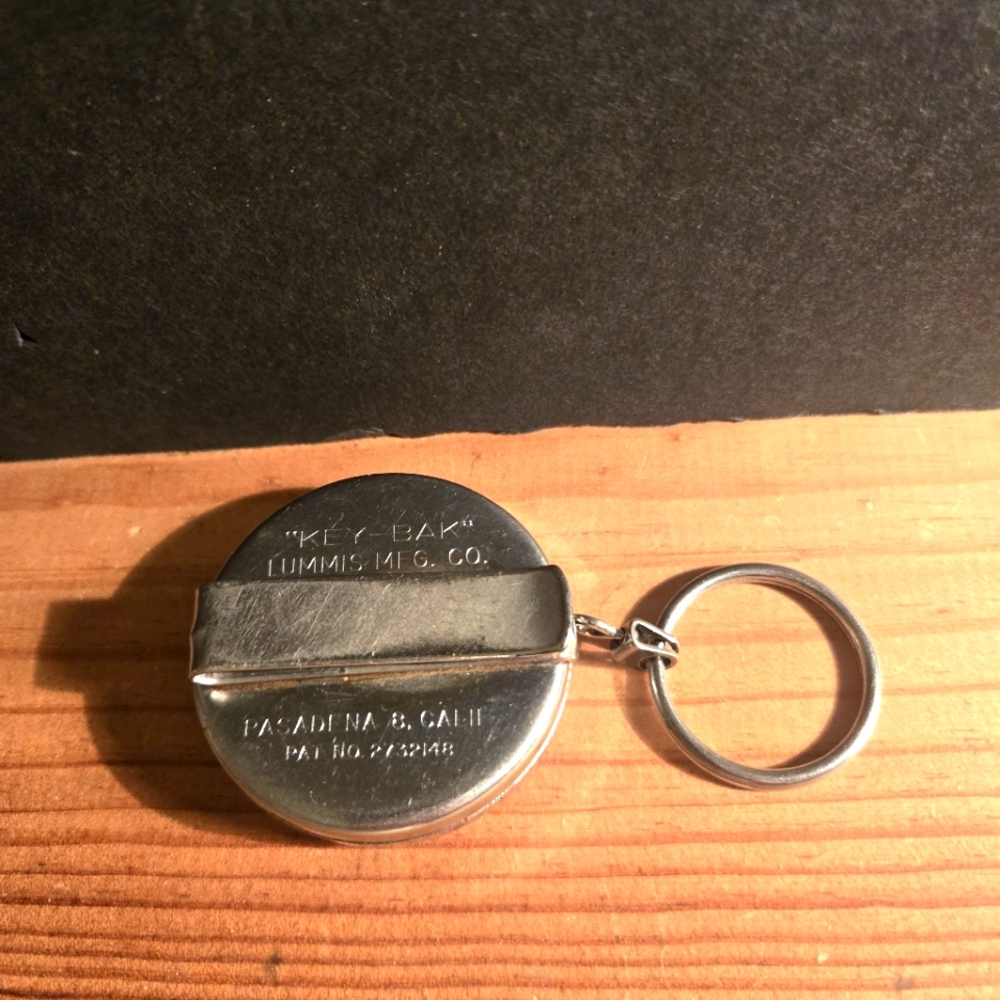 VINTAGE LUMMIS KEY-BAK KEYCHAIN RETRACT CHAIN USA